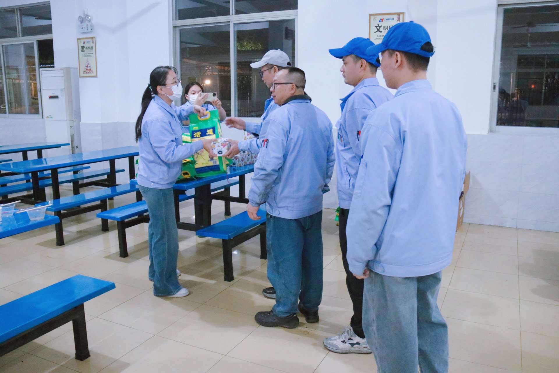 11月份員工生日會(huì)照片